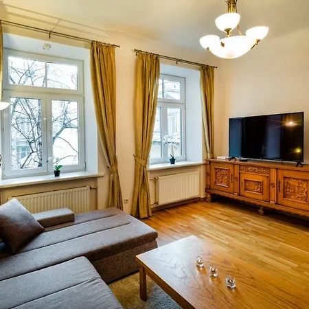 Apartment Dzirnavu Street In City Center Riga